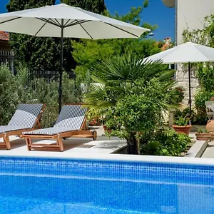 Palace Schoen Milesi - Esense Of Prestige - Private Pool - Free Parking - Old Money Style Luxury - Walking Distance To The Old Town, The And Amenities - Buralux Croatie