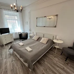 pacsirta-apartmanhaz.egerhotels.net/