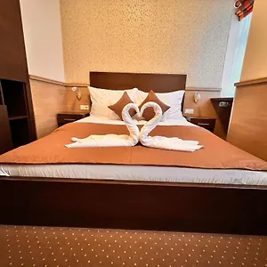Отель 21 And, Будапешт
