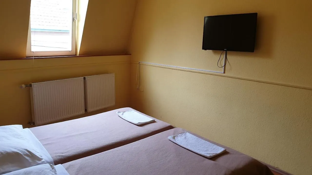Hotel Jade Panzio à Budapest Maison d'hôtes